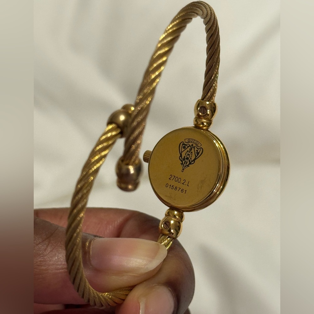 VINTAGE Gucci Shell Bangle Watch ✨ - Picture 9 of 9